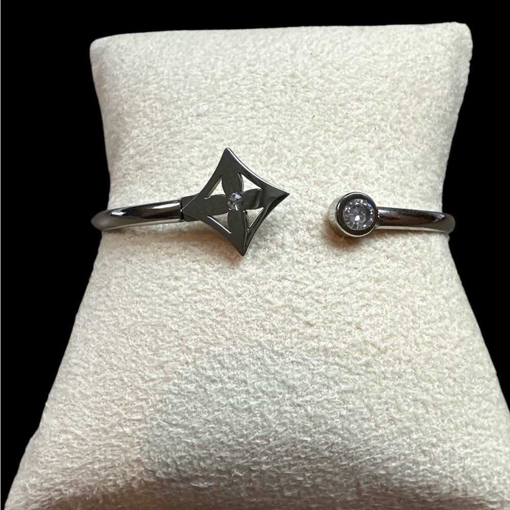 Silver Plate Floral Motif & CZ Bracelet, NEW